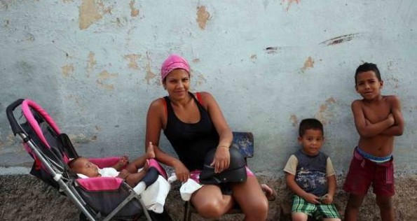 Madre-cubana-con-tres-hijo-_mn-620x330