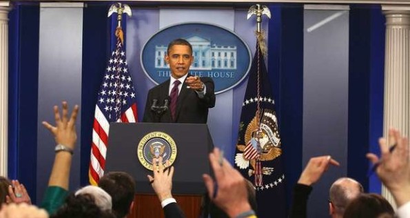 Obama responding to the news media at the White House. Taken from Zoom News.