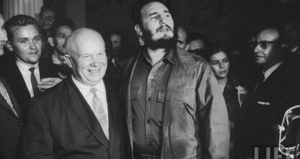 Fidel-Castro-y-Nikita-Kruschov-en-las-Naciones-Unidas-septiembre-de-1961-_ab-620x330